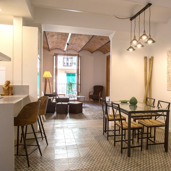 interior design and home staging for art real estate by Ally